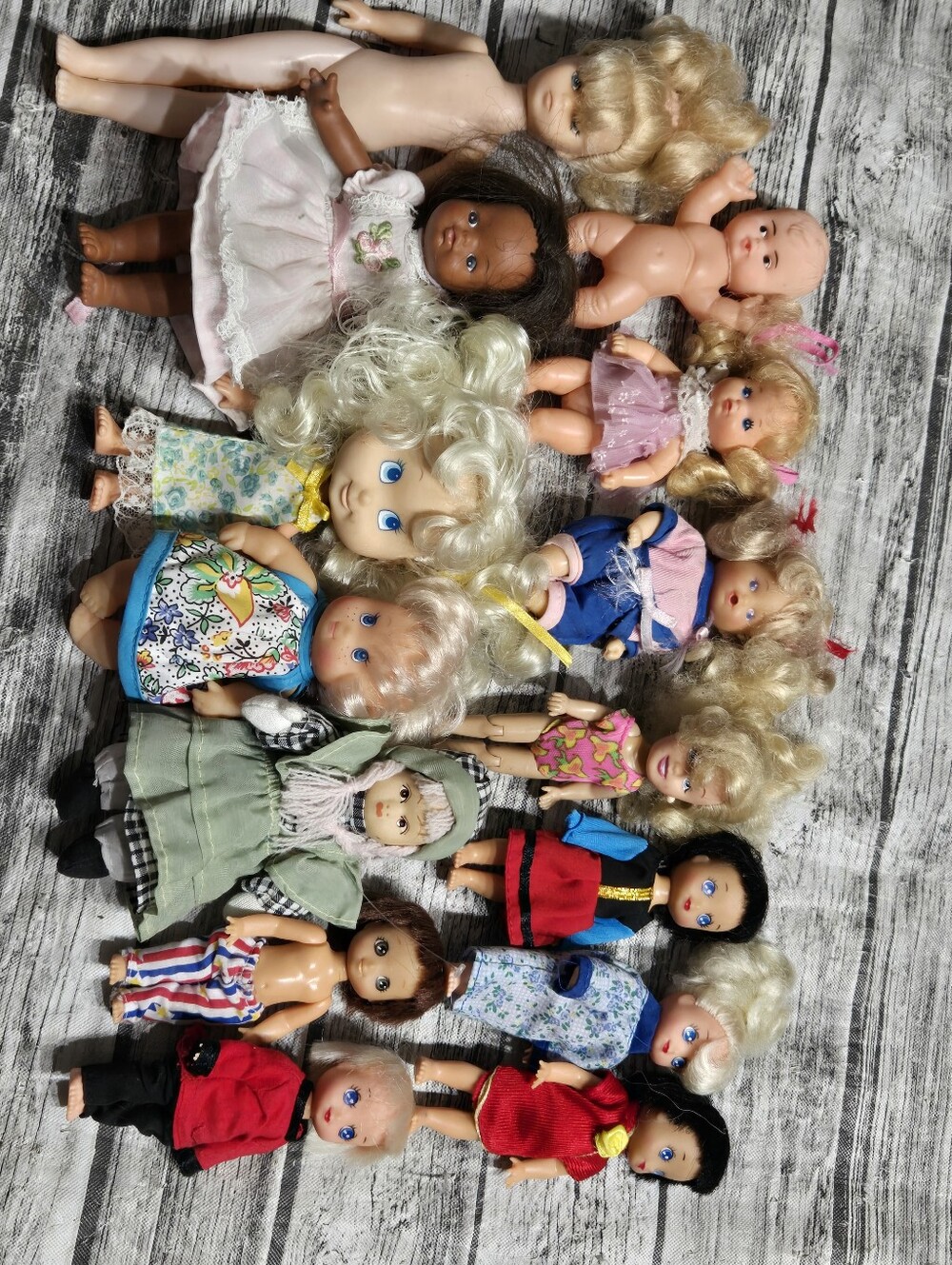 Huge lot of 14 Vintage Dolls Various Ages & Makers Good Condition